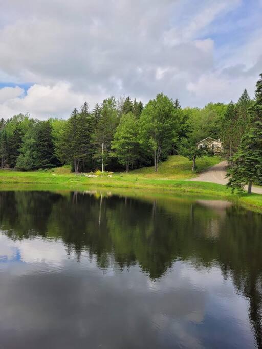 Вилла Chalet Pres Du Mont Megantic La Patrie Экстерьер фото