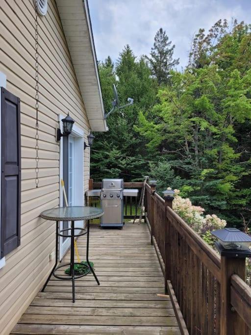 Вилла Chalet Pres Du Mont Megantic La Patrie Экстерьер фото
