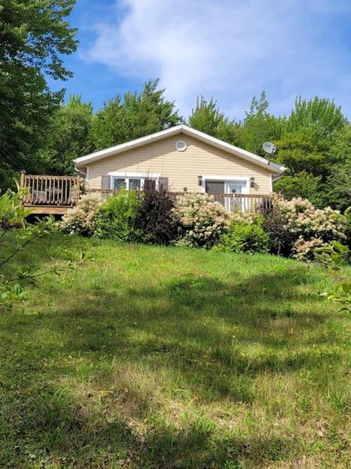 Вилла Chalet Pres Du Mont Megantic La Patrie Экстерьер фото